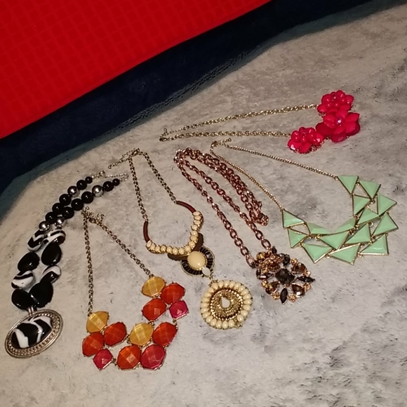Beautiful necklaces - 6 pieces